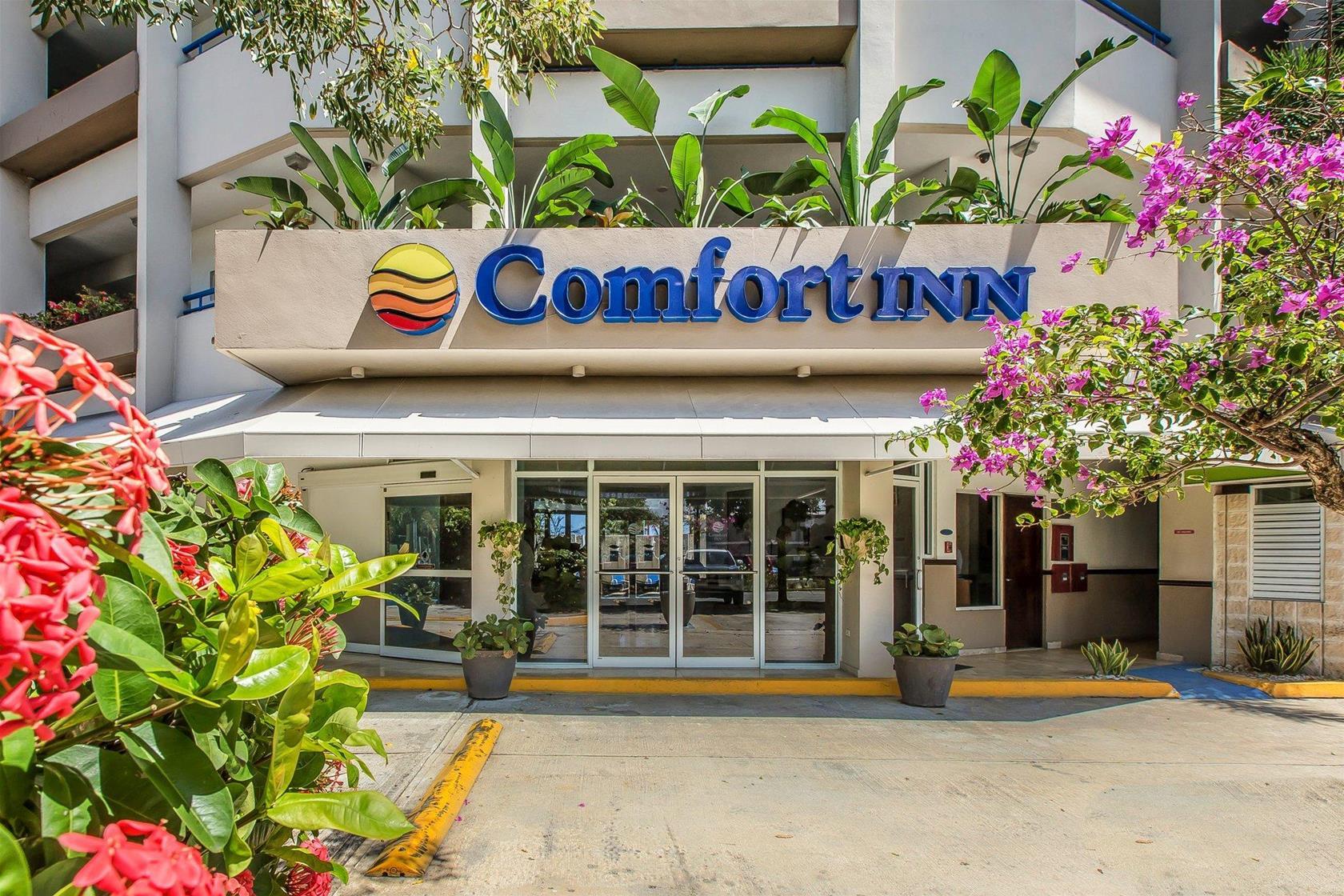 Comfort Inn & Suites Levittown Buitenkant foto
