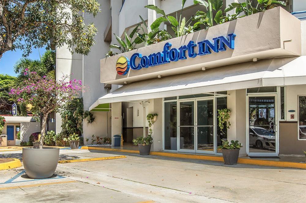 Comfort Inn & Suites Levittown Buitenkant foto