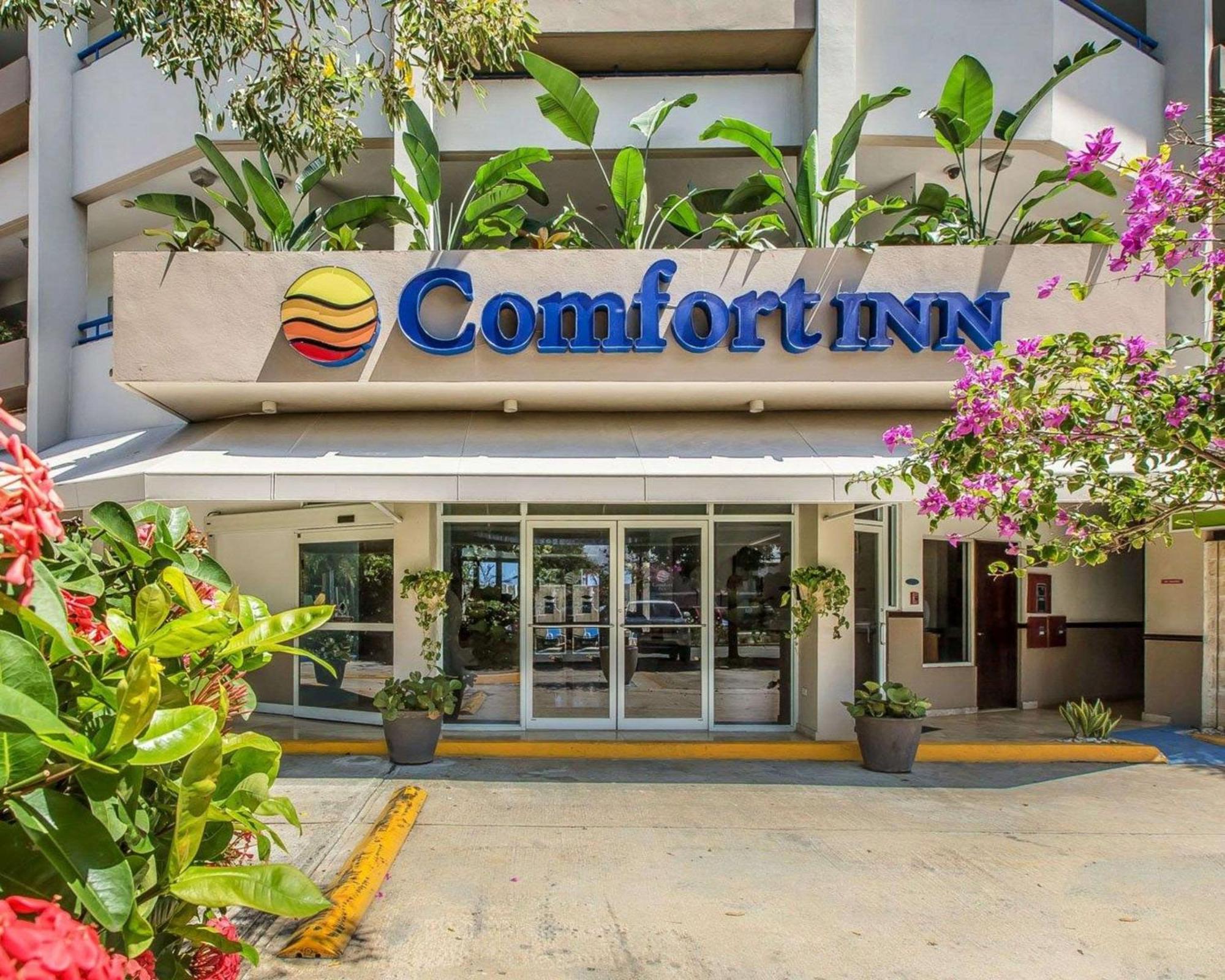 Comfort Inn & Suites Levittown Buitenkant foto