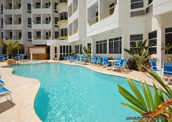 Comfort Inn & Suites Levittown Buitenkant foto