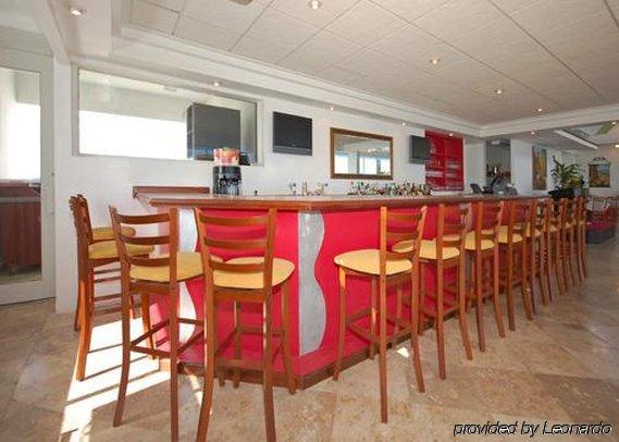Comfort Inn & Suites Levittown Buitenkant foto
