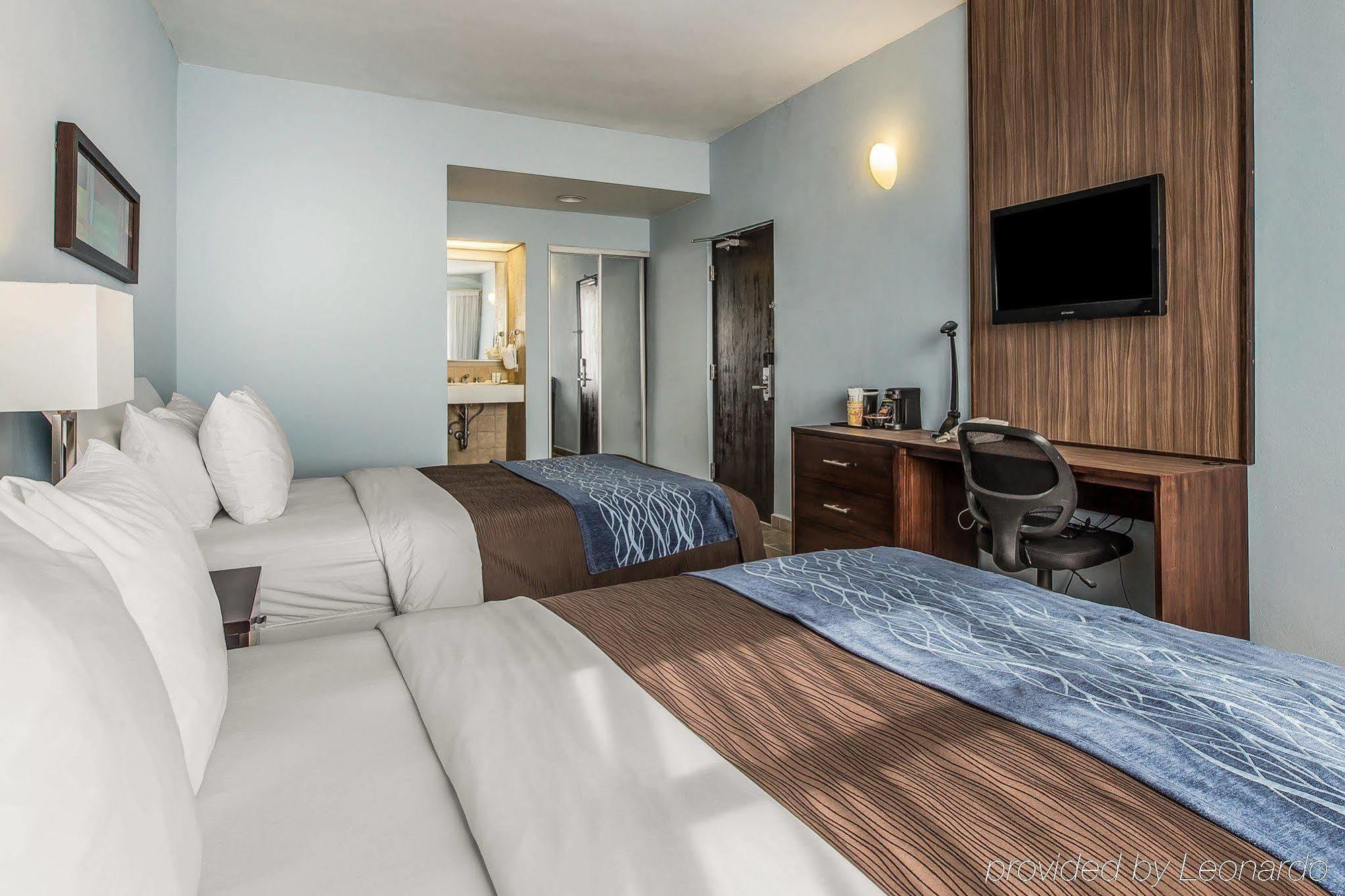 Comfort Inn & Suites Levittown Buitenkant foto